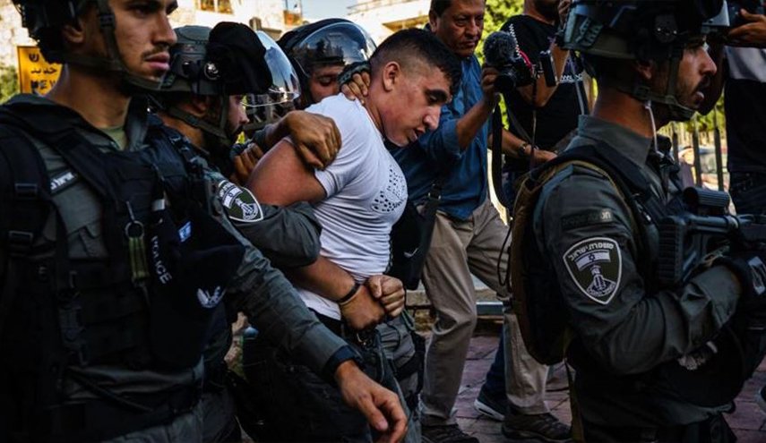 الاحتلال يعتقل 3 فلسطينيين من القدس