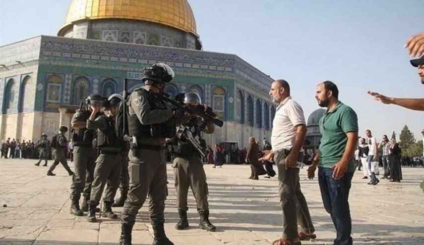 الاحتلال يفرض قيودًا جديدة تعرقل وصول الفلسطينيين للأقصى