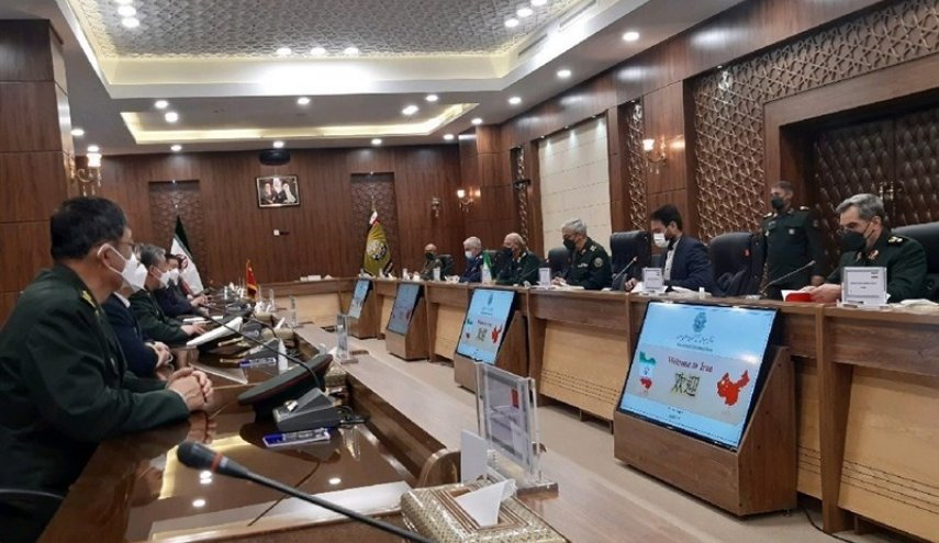 وزير الدفاع الصيني يلتقي باللواء باقري في طهران