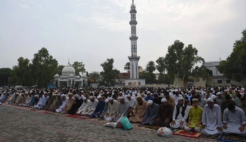اقامه نماز میلیونی عید فطر در پاکستان