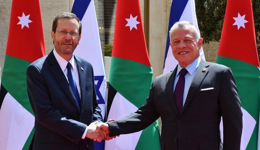 الرئيس الإسرائيلي يهنئ ملك الأردن بحلول عيد الفطر

