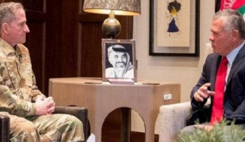 دیدار شاه اردن با فرمانده سنتکام