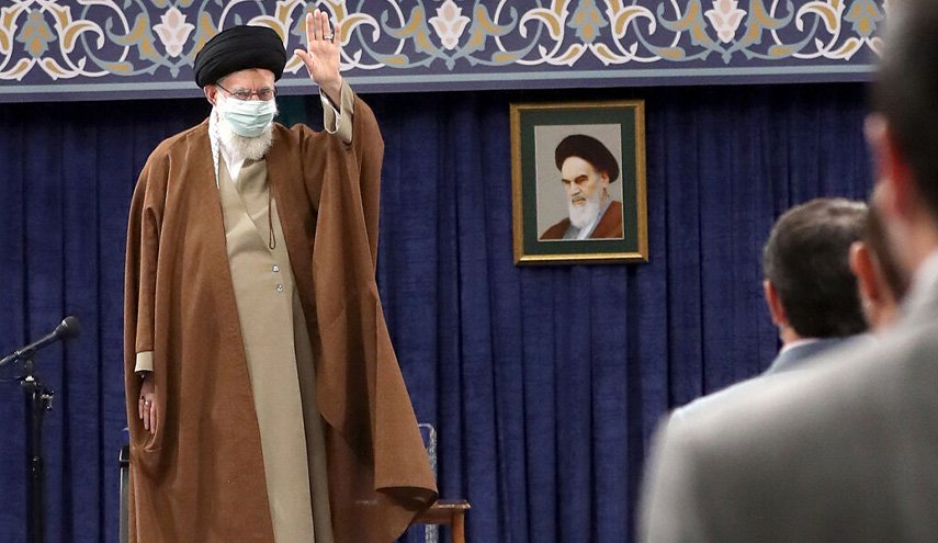 رهبر انقلاب: دولت کارهای اقتصادی مهمی در پیش دارد؛ همه کمک کنند تا به نتیجه دست یابد
