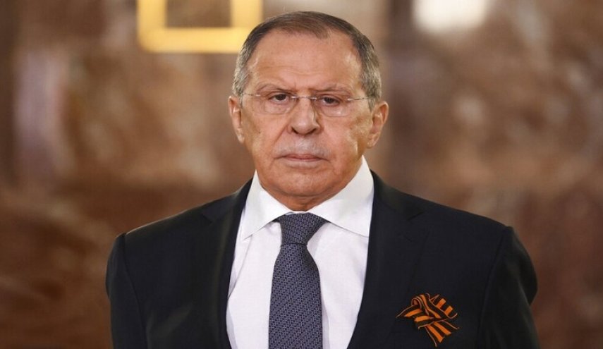 لافروف يصل إلى مسقط
