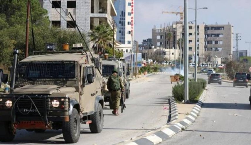 أطلاق النار تجاه شاب فلسطيني قرب مستوطنة 