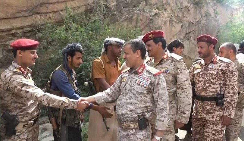 وزير الدفاع اليمني: نمتلك كفاءات وخبرات قتالية وأسلحة عالية الدقة
