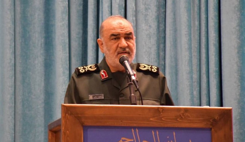 سرلشکر سلامی: استقلال کشور به باقی‌ماندن در صحنه دفاع از انقلاب وابسته است
