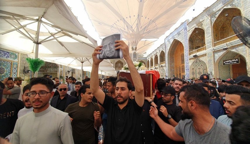 شاهد: وصول جثمان الشاعر مظفر النواب الى النجف الاشرف لمواراته الثرى
