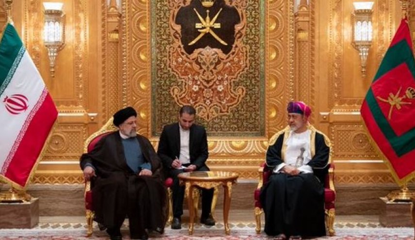 طهران ومسقط تقرران فتح أبواب جديدة للشراكة الاقتصادية