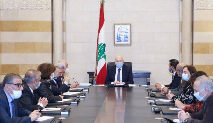 الحكومة اللبنانية تبحث في مطالب الموظفين بالبلاد