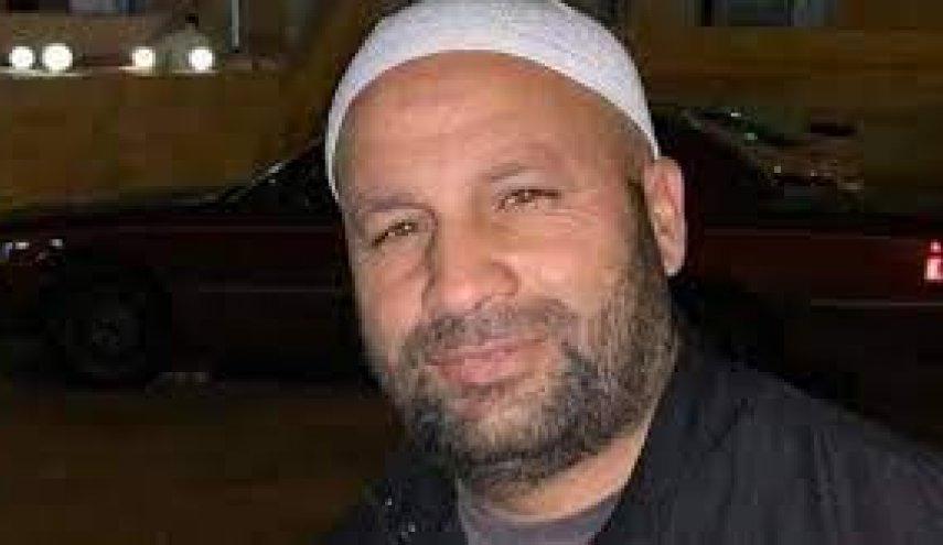 العدو الصهيوني يجدد الاعتقال الاداري بحق الشيخ دويكات
