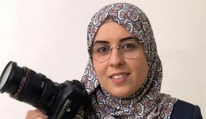 محكمة الاحتلال تمدد حكم الاعتقال الإداري بحق الصحفية بشرى الطويل