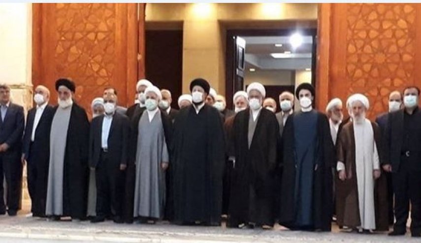 رئيس وكوادر السلطة القضائية يجددون العهد مع الامام الخميني طاب ثراه