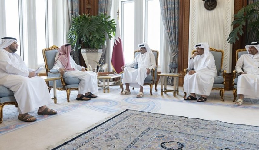 دیدار مشاور امنیت ملی امارات با امیر قطر