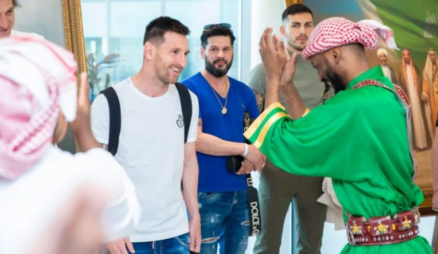 انتقادات إعلامية كبيرة تطال ميسي بعد زيارة السعودية