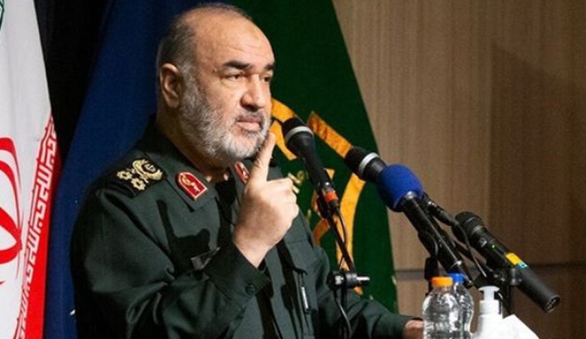 سردار سلامی: در قرارگاه سازندگی سپاه حرکت های جهادی و شبانه روزی درجریان است