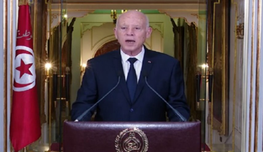 الرئيس التونسي يقر بوجود أخطاء في نص مشروع الدستور!