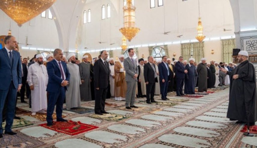 بشار اسد نماز عید قربان را در شهر حلب اقامه کرد +عکس
