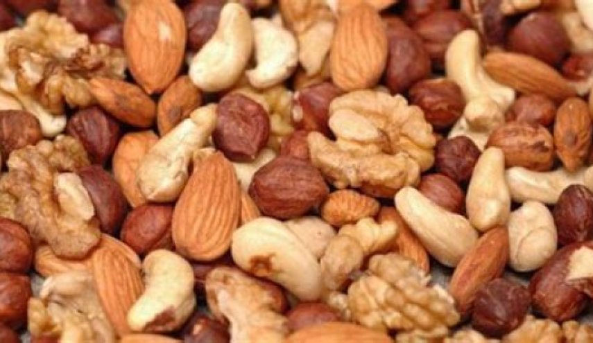 دراسة تكشف تأثير المكسرات على الكلى