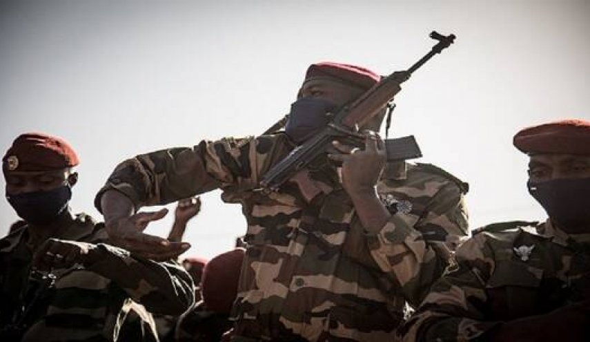 مالي تحتجز 49 جنديا من ساحل العاج وتصفهم بـ