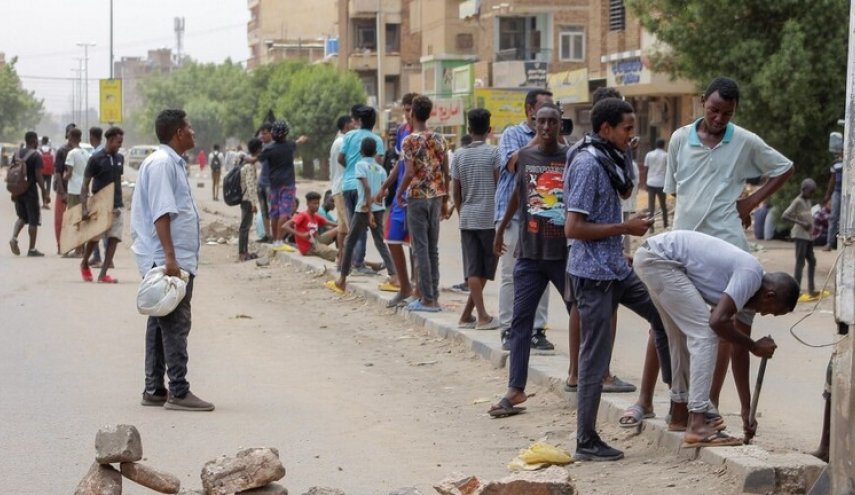السودان.. أفراد الهوسا يغلقون الطرقات بعد مواجهات قبلية دامية
