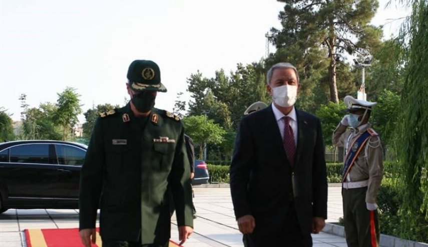 دیدار و گفت‌وگوی وزیر دفاع ترکیه با سرلشکر باقری پیرامون سوریه