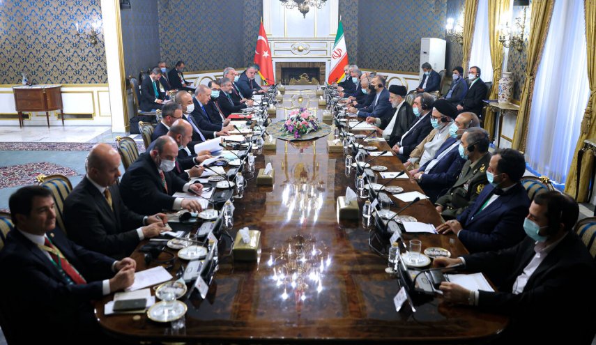 مذاکرات برای تمدید قرارداد صادرات گاز ایران به ترکیه برای ۲۵ سال آینده آغاز شد