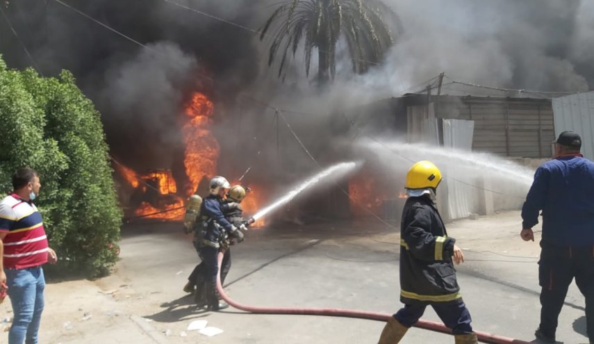 إخماد حريق بالكرادة في بغداد