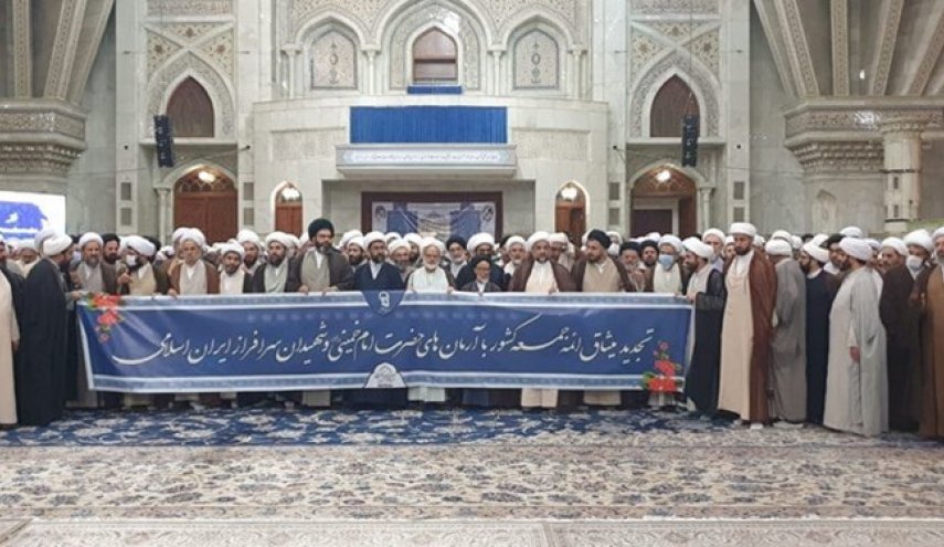 ايران... ائمة الجمعة يجددون البيعة للامام الخميني طاب ثراه