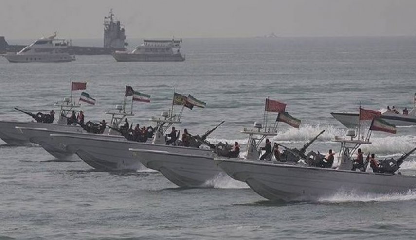 العميد تنكسيري : زوارق الحرس الثوري الجديدة لايكشفها الرادار