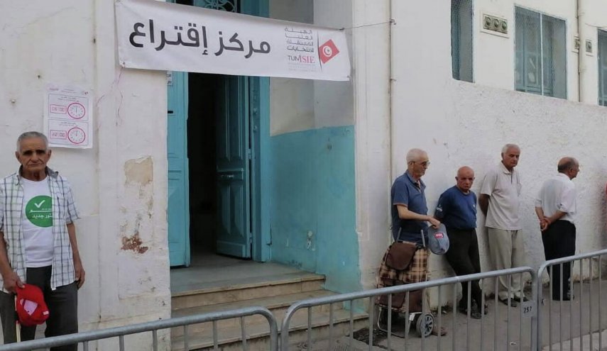 منظمة تونسية تطعن في نتائج الاستفتاء على الدستور 