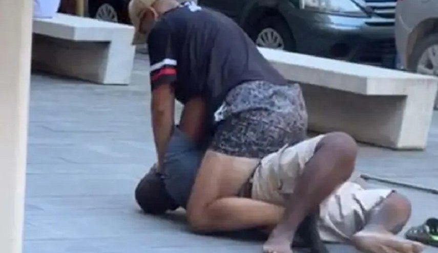 القاتل يعتذر!..تفاصيل قتل بائع متجول نيجيري بيد إيطالي
