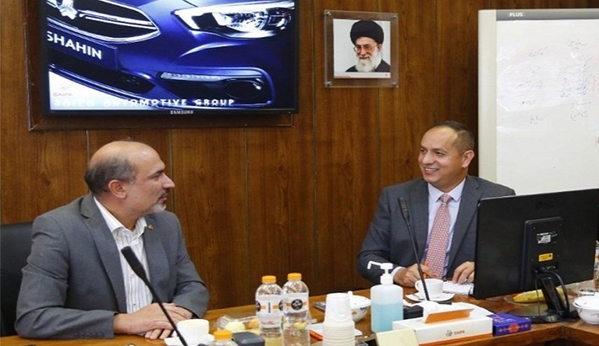 فنزويلا تستورد 10 آلاف سيارة من شركة 