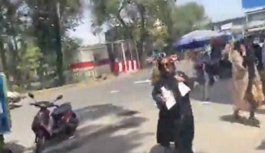 «طالبان» تطلق النار في الهواء لتفريق تظاهرة نسائية في كابل 