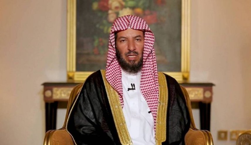 مستشار بالديوان الملكي السعودي يدعو للتقرب إلى الله بالإحسان لليهود