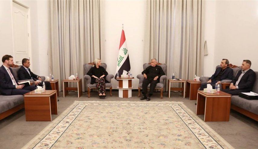 العامري يبحث مع بلاسخارت سبل معالجة الازمة الراهنة بالعراق
