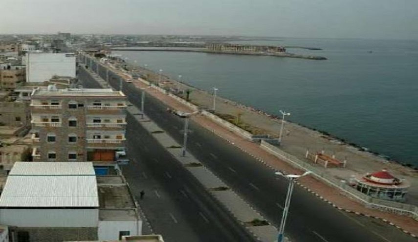 كهرباء الحديدة تدين احتجاز العدوان سفينة المازوت الخاص بقطاع الكهرباء
