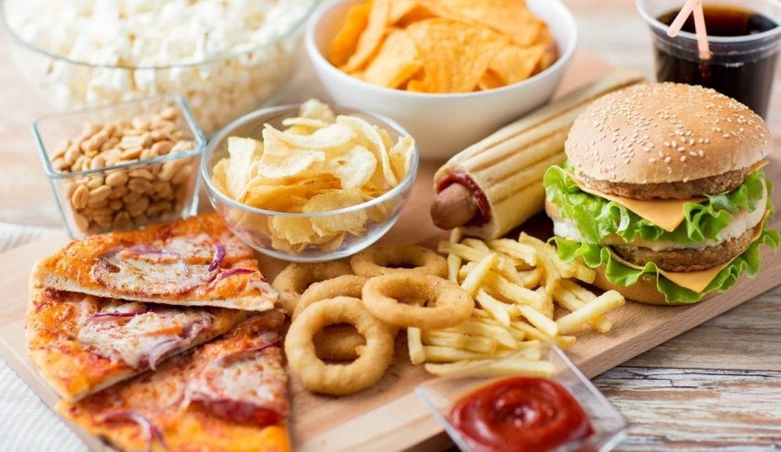 6 مشكلات صحية تصيب عشاق الوجبات السريعة