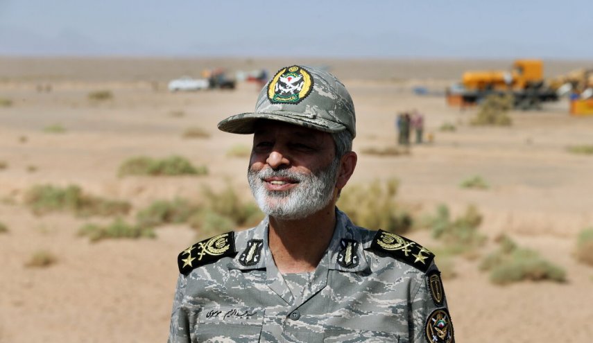فرمانده کل ارتش: رزمایش پهپادی ارتش مایه دلگرمی دوستان و عصبانیت دشمنان است