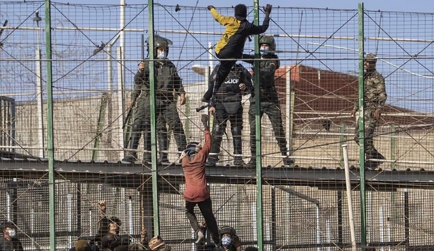 تفاصيل الأحكام القضائية الصادرة بحق 75 مهاجرا أغلبهم سودانيون 