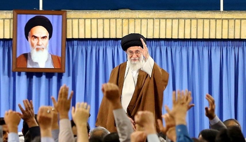 پخش زنده سخنرانی رهبر انقلاب در دیدار جمعی از پیشکسوتان و فرماندهان دفاع مقدس