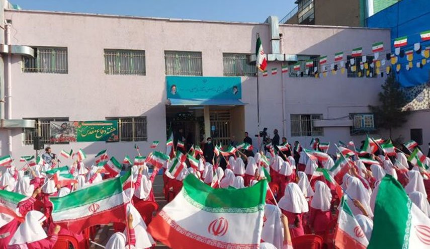 رییس جمهور زنگ آغاز سال تحصیلی جدید مدارس را نواخت
