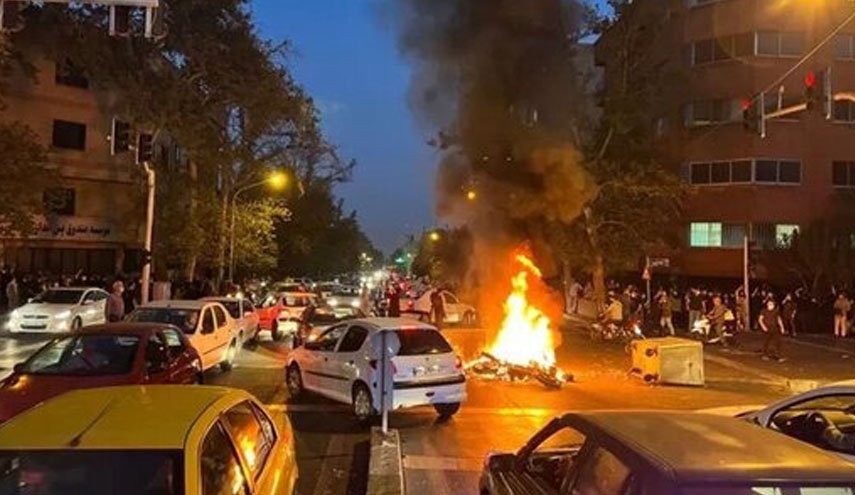 آشوب‌طلبان یک بسیجی را در تهران با گلوله به شهادت رساندند