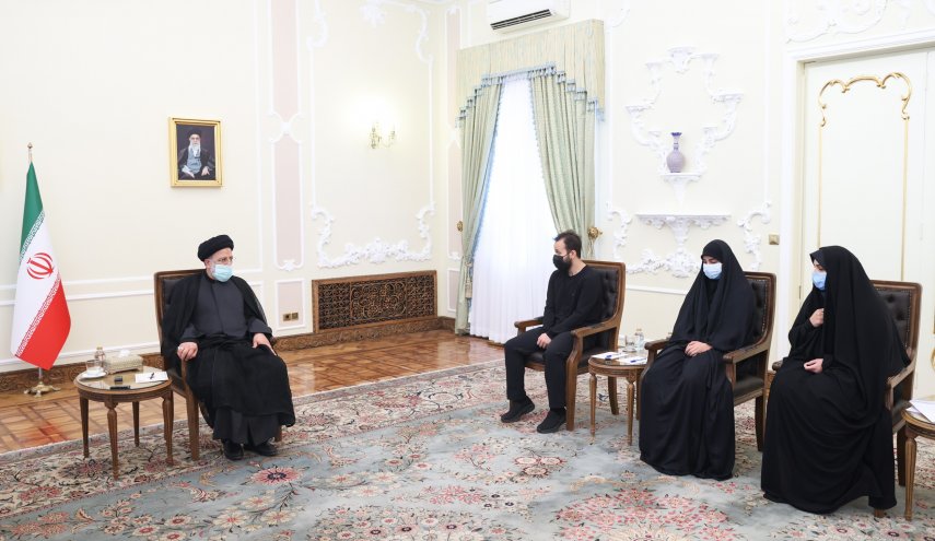 دیدار خانواده سردار شهید حاج قاسم سلیمانی با رئیس جمهور/ تقدیر از مواضع آیت الله رئیسی در نیویورک
