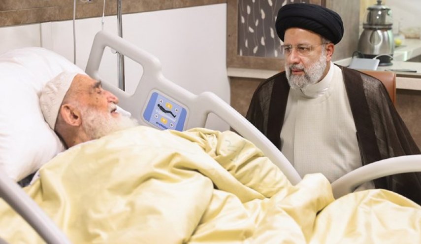 رئیسی از آیت‌الله‌العظمی نوری‌همدانی عیادت کرد
