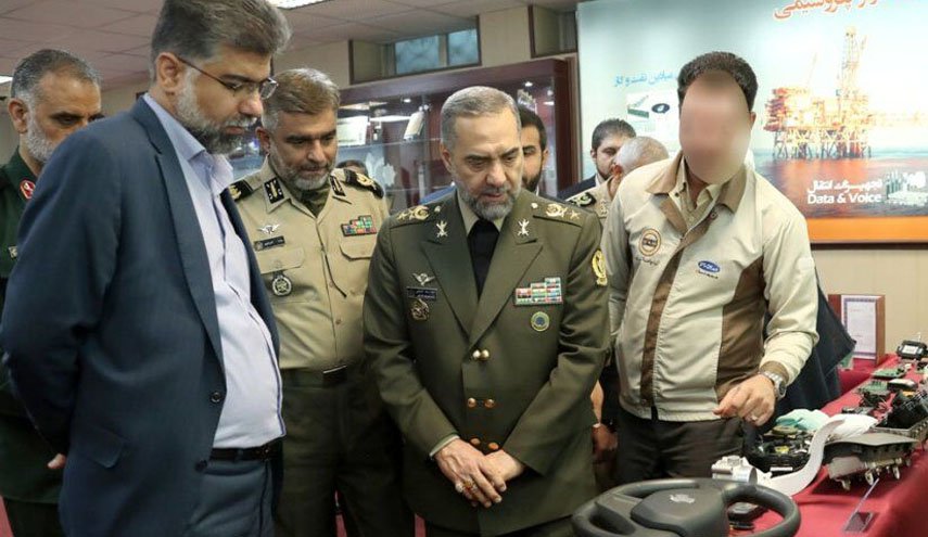 وزیر دفاع: صنایع الکترونیک ایران در تراز جهانی است/ توانمندی وزارت دفاع در تولید قطعات حساس صنعت خودرو