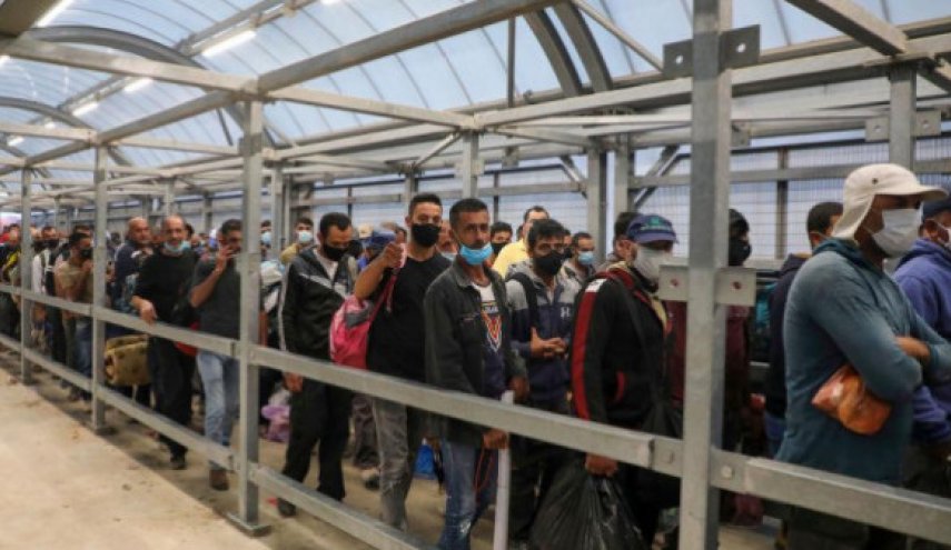 الإحتلال يسحب تصاريح العمل من 164 فلسطينيا من نابلس