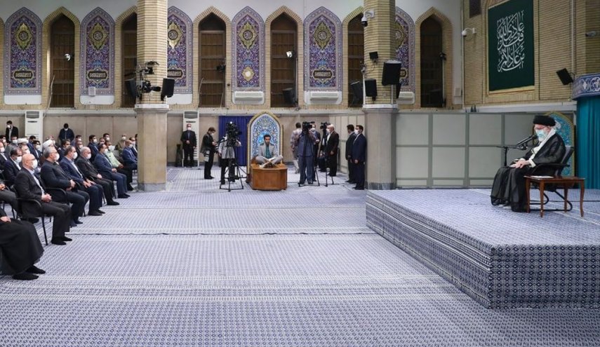 دیدار جمعی از نخبگان جوان و استعدادهای برتر علمی با رهبر معظم انقلاب