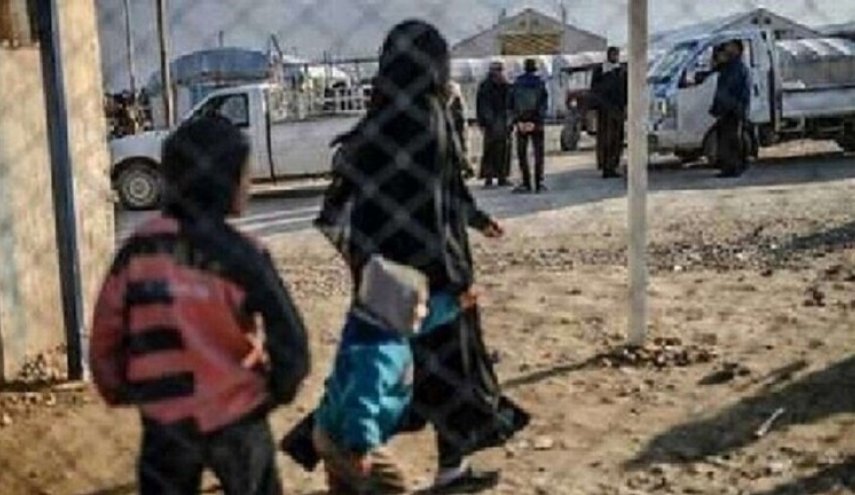 كندا تعيد امرأتين وطفلين من مخيم لعائلات 