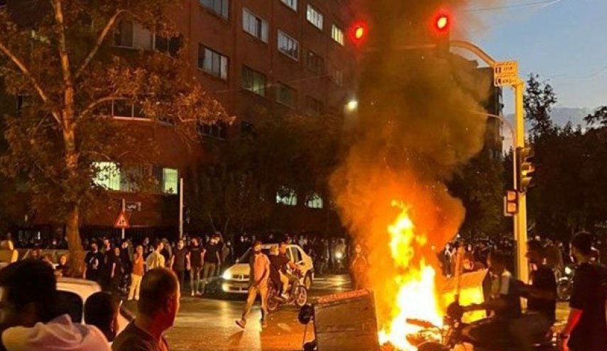 نامه قانونگذاران آمریکایی به شرکت‌های فناوری برای حمایت از اغتشاشات
